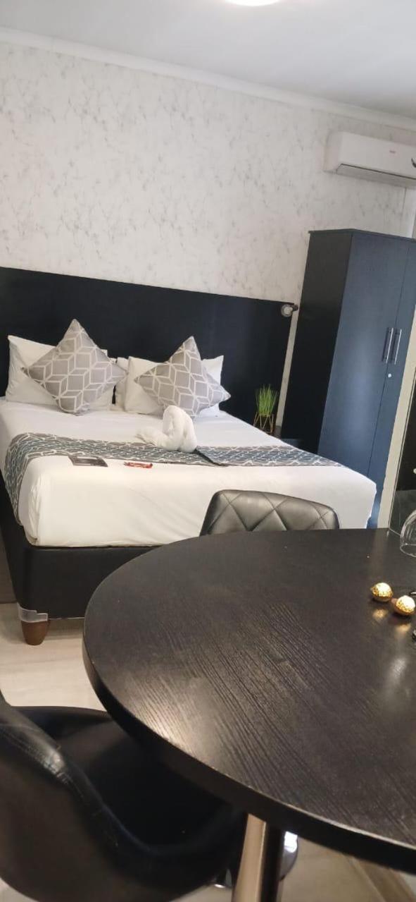 Scenery Maqalika Guesthouse มาเซรู ภายนอก รูปภาพ