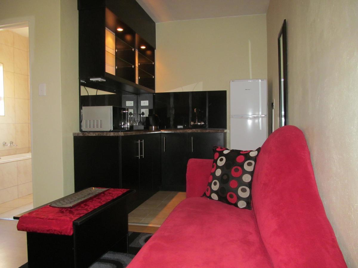 Scenery Maqalika Guesthouse มาเซรู ภายนอก รูปภาพ